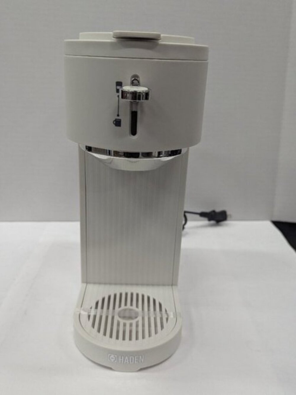 HADEN Single Serve Coffee Machine for Single Serve Pods and Ground Coffee (New) - Picture 2 of 8